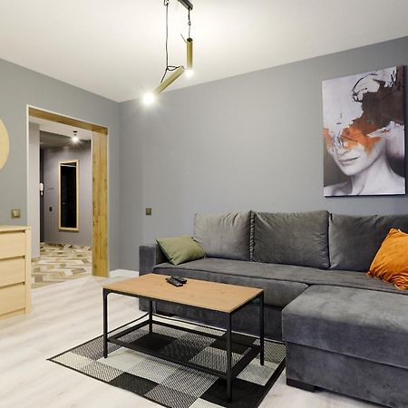 Vip Apartment Studio On Lesi Ukrainky 17 Blvd Kiev Esterno foto